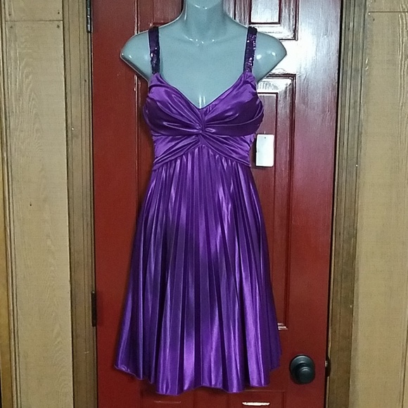 B Darlin Dresses & Skirts - B. Darlin Cocktail Dress 5/6